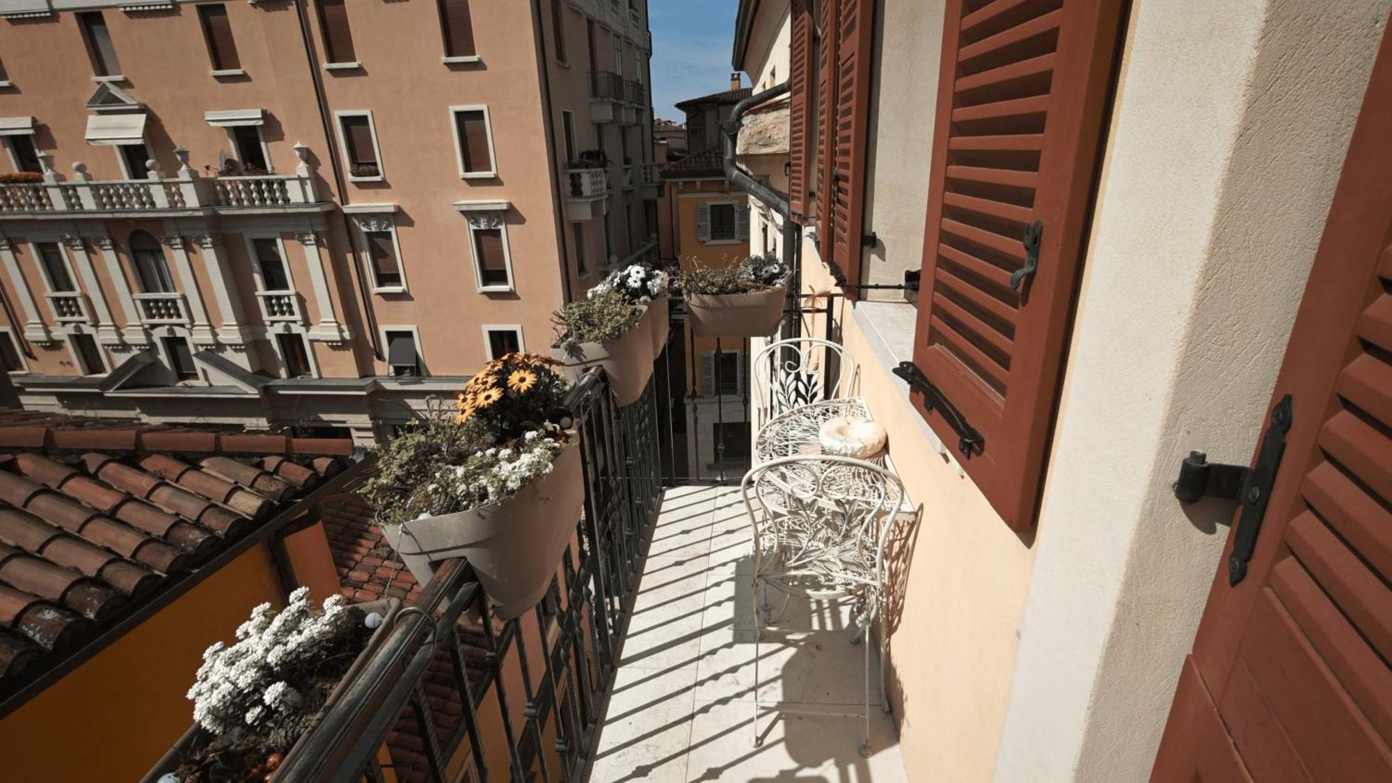 Opera Luxury Apartment Verona Exterior foto