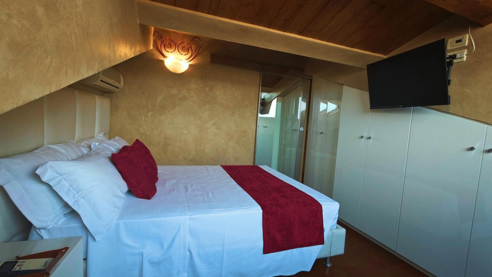 Opera Luxury Apartment Verona Exterior foto